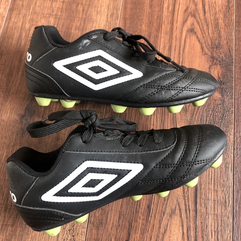 Boy’s Soccer Shoes